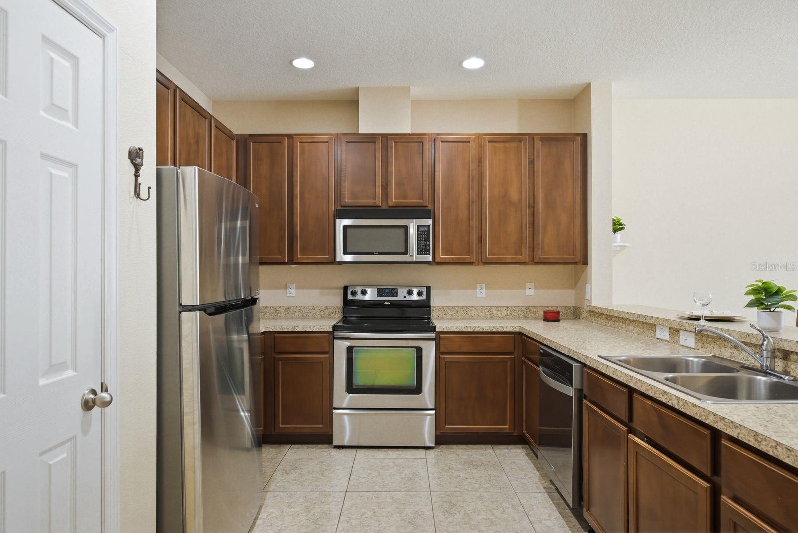 2211 Barracuda Ct Property Photo 6