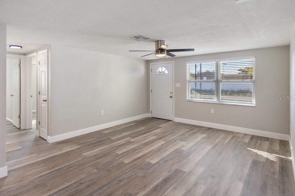 7605 Fox Hollow Dr Property Photo 3