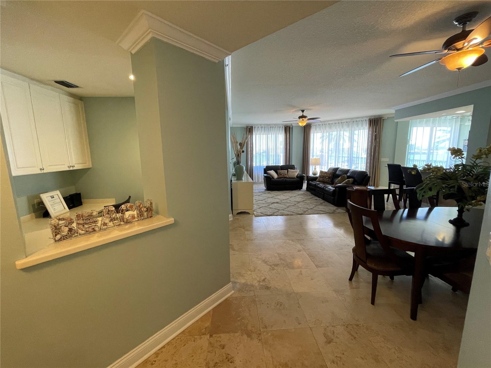 521 Mandalay Ave #309 Property Photo 4