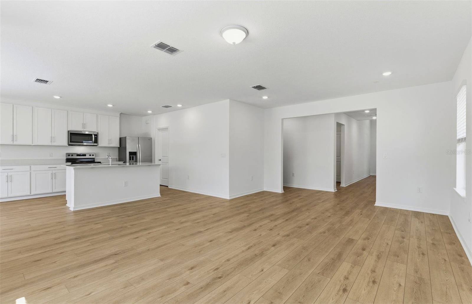 1090 Silverlake Blvd Property Photo 5