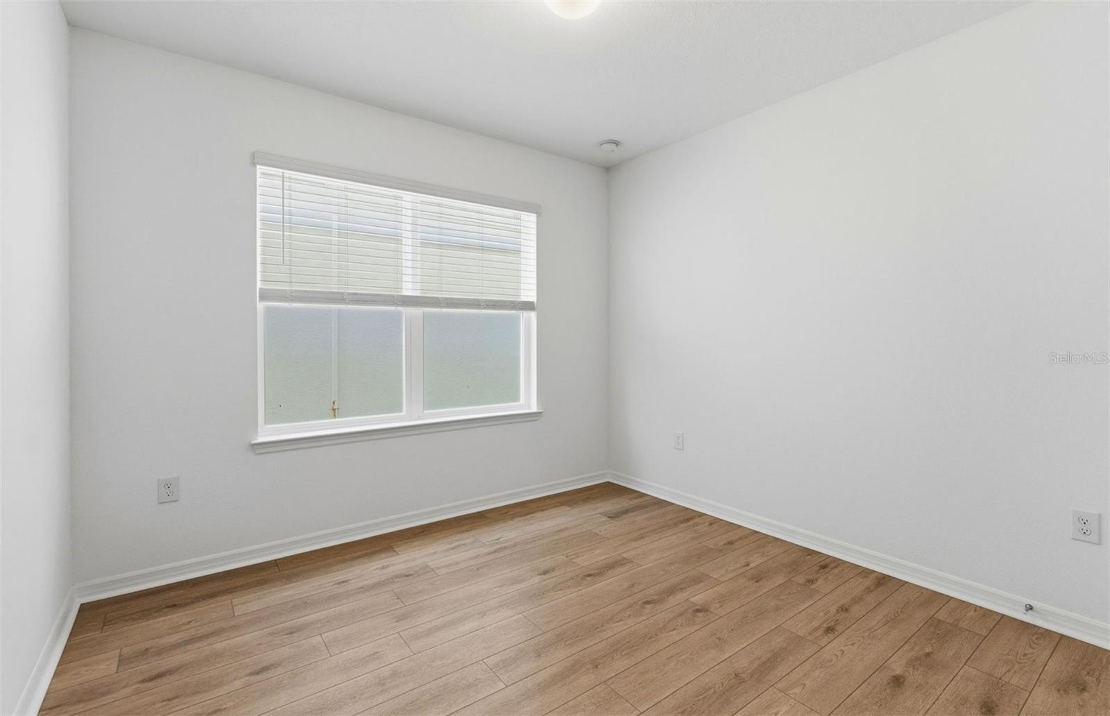 1090 Silverlake Blvd Property Photo 8