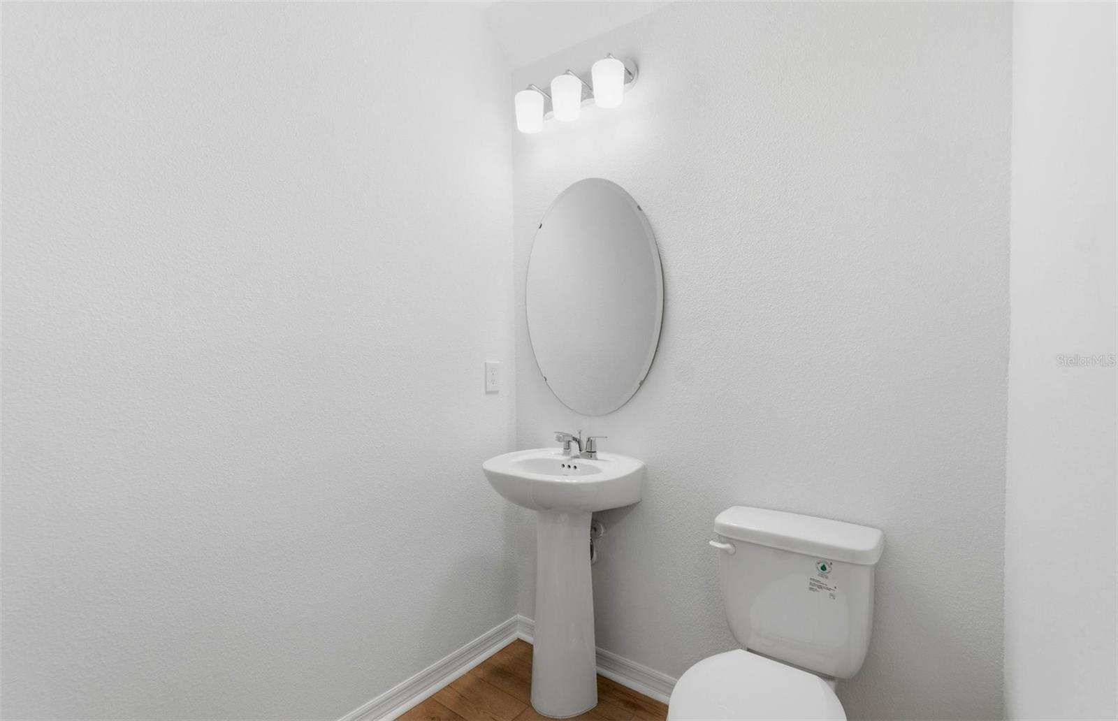 1090 Silverlake Blvd Property Photo 9