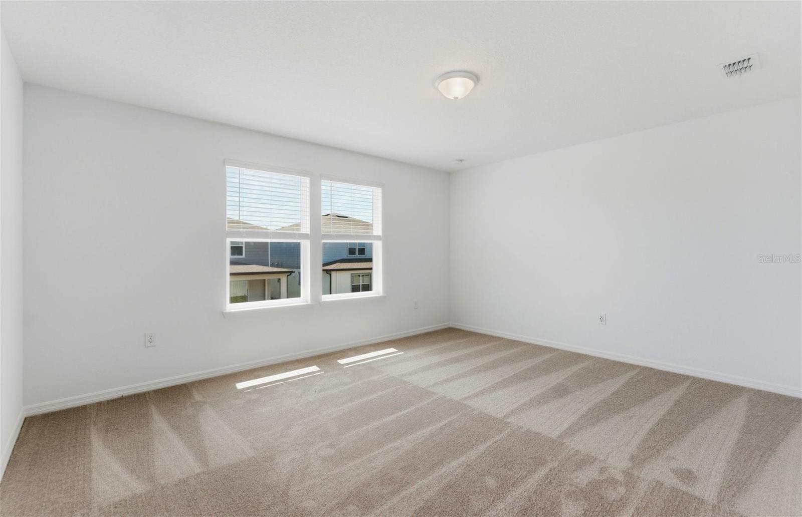 1090 Silverlake Blvd Property Photo 10