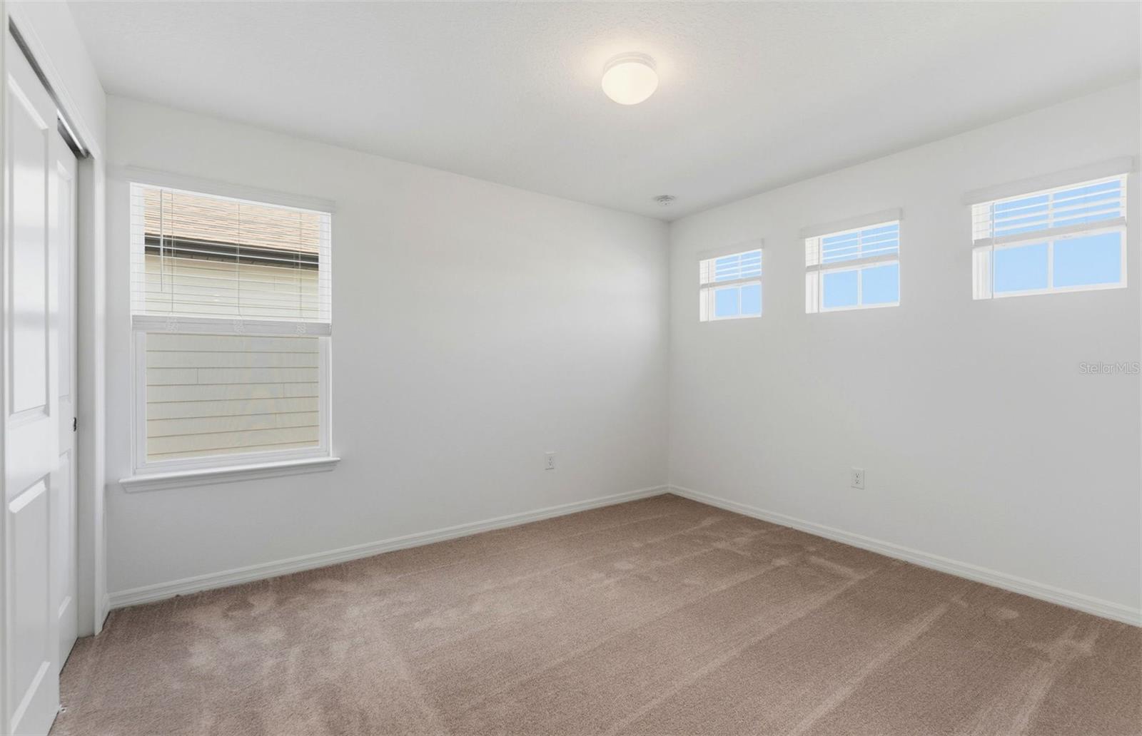 1090 Silverlake Blvd Property Photo 16