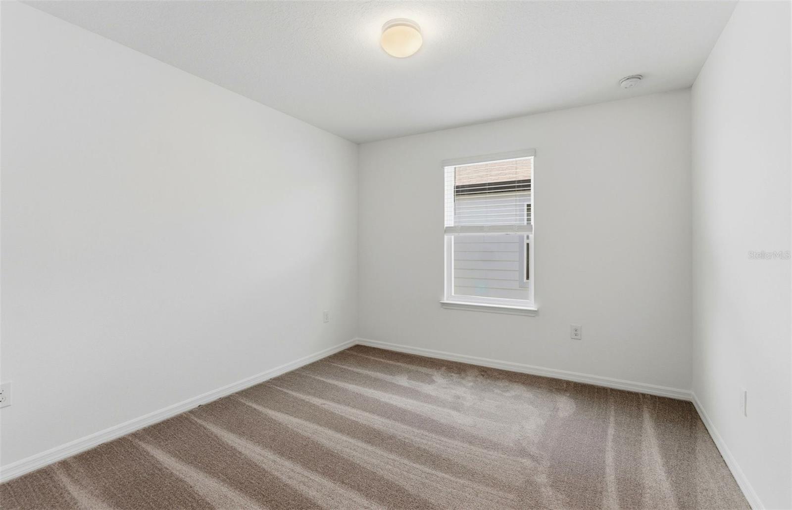 1090 Silverlake Blvd Property Photo 17