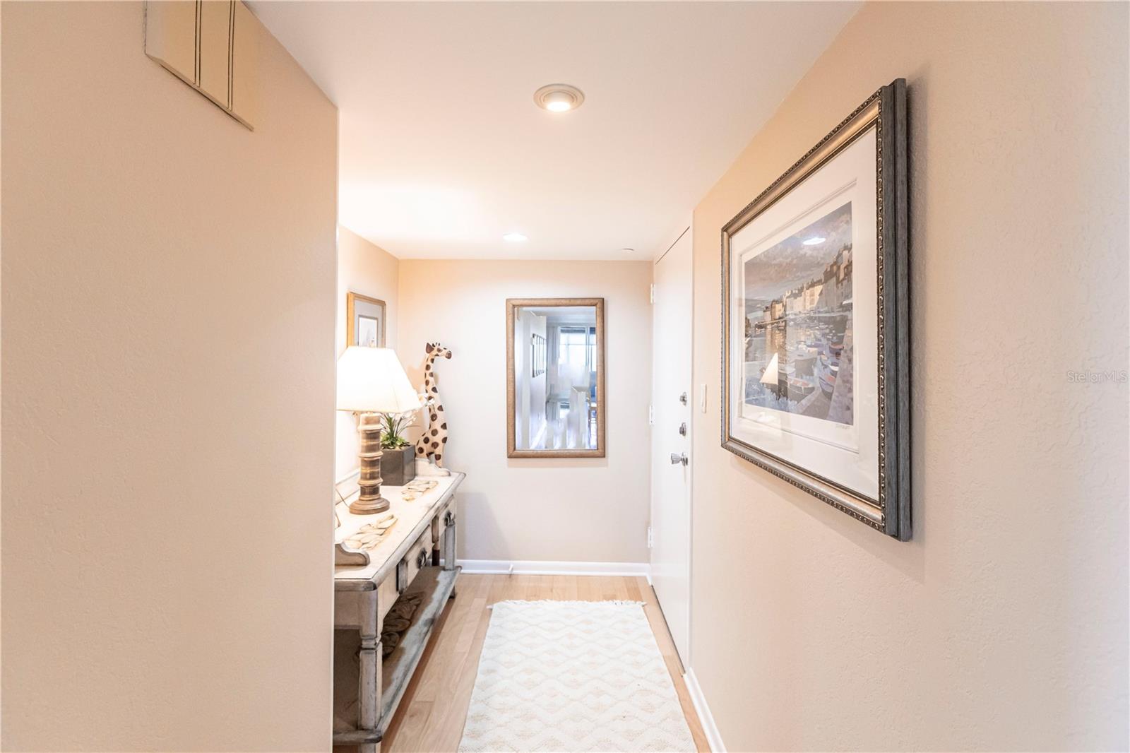 1055 W Peppertree Dr #703aa Property Photo 5
