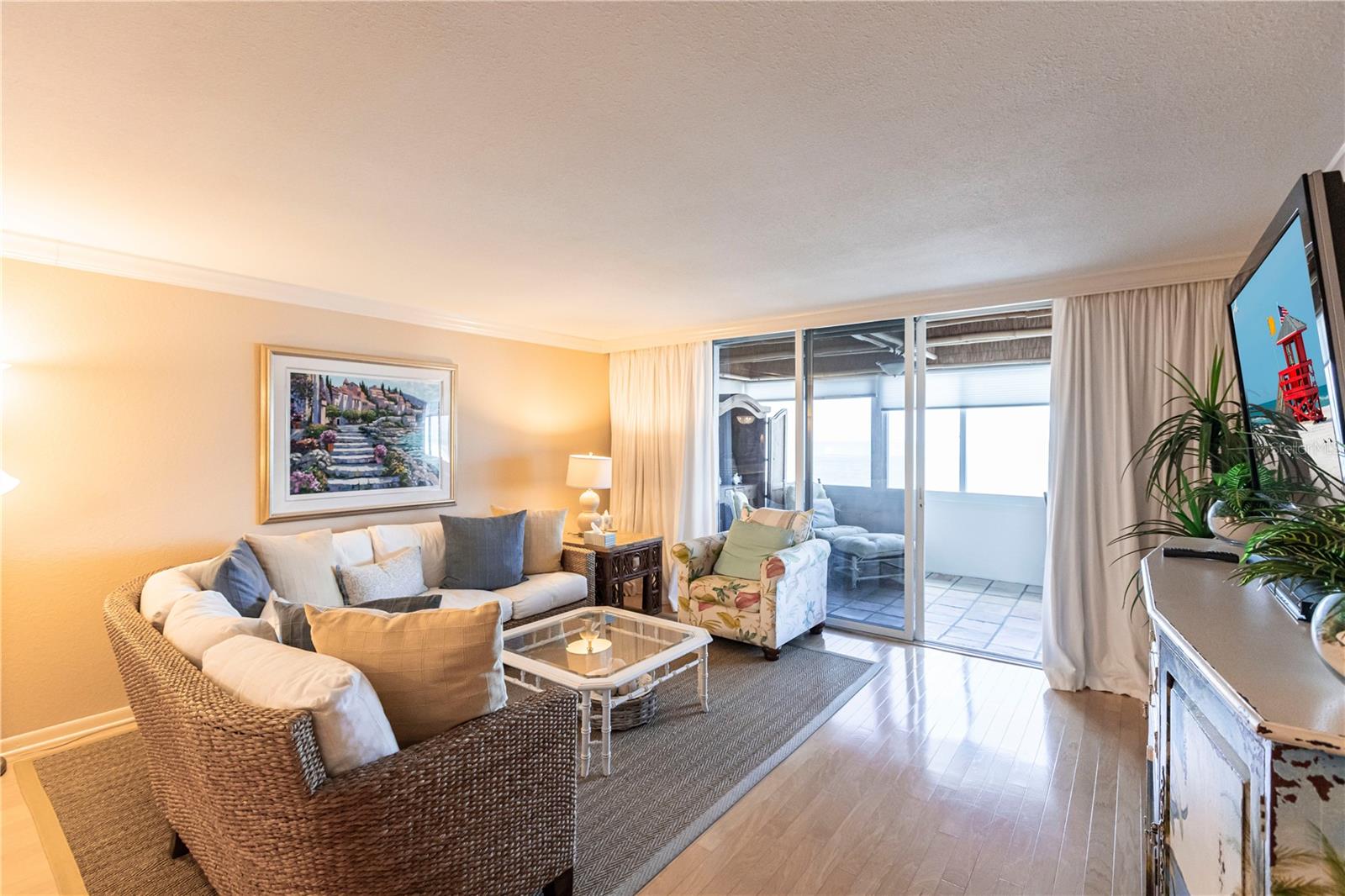 1055 W Peppertree Dr #703aa Property Photo 8