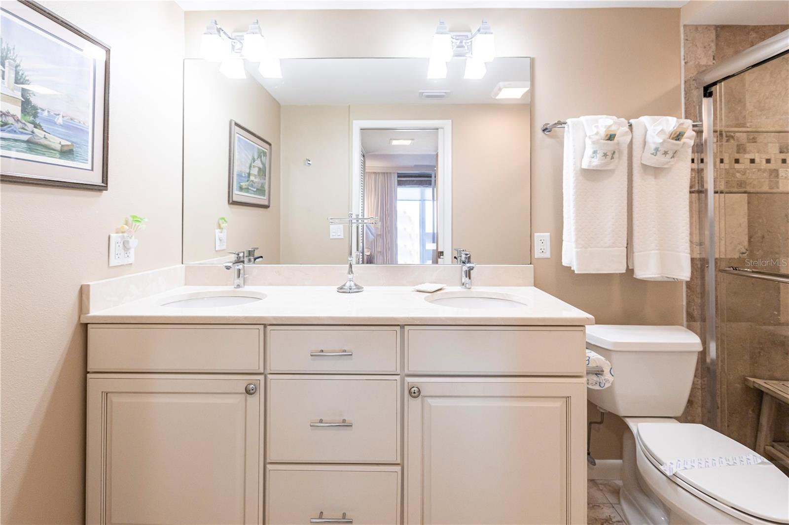 1055 W Peppertree Dr #703aa Property Photo 18