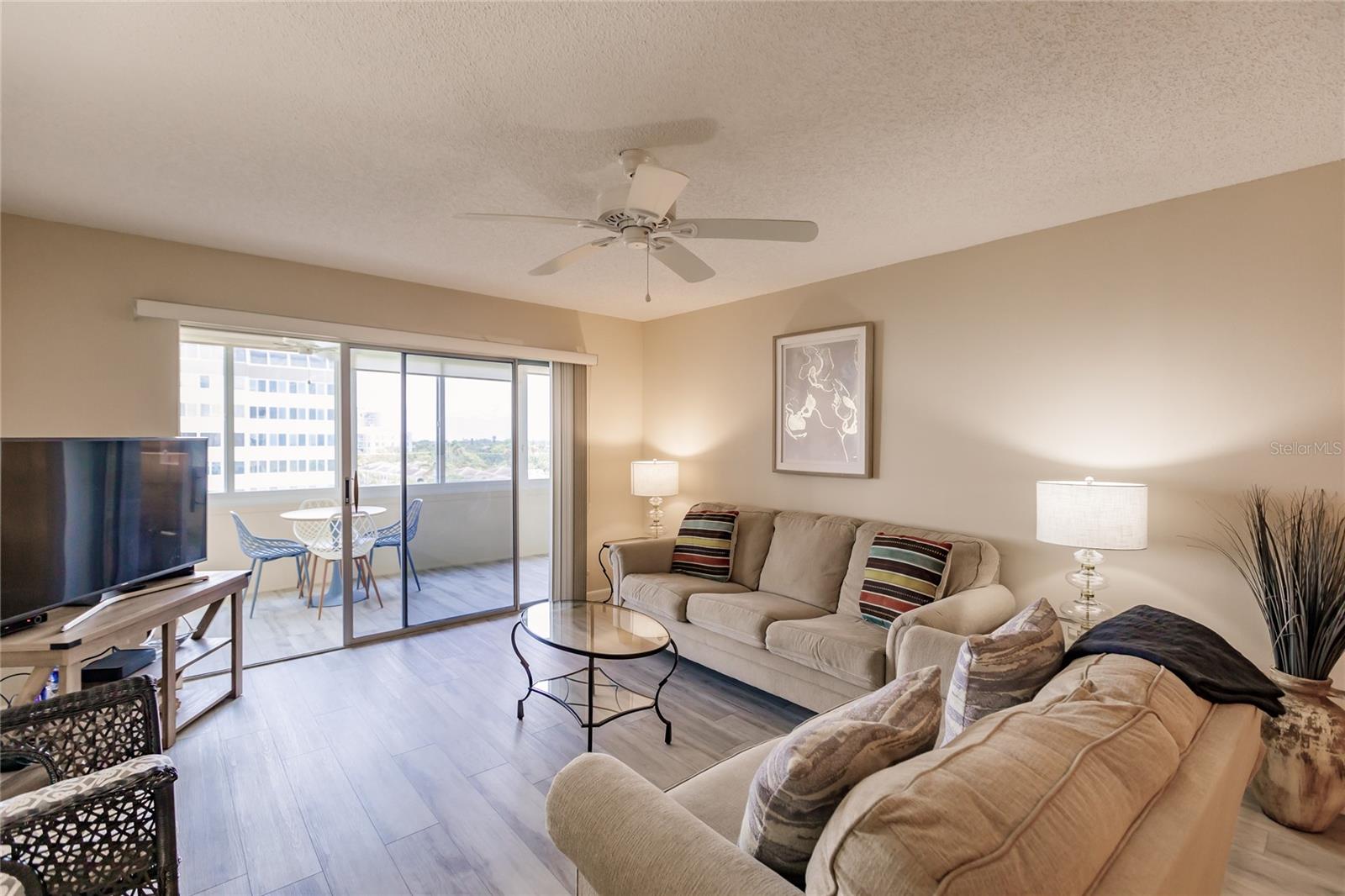 1055 W Peppertree Dr #506aa Property Photo 3