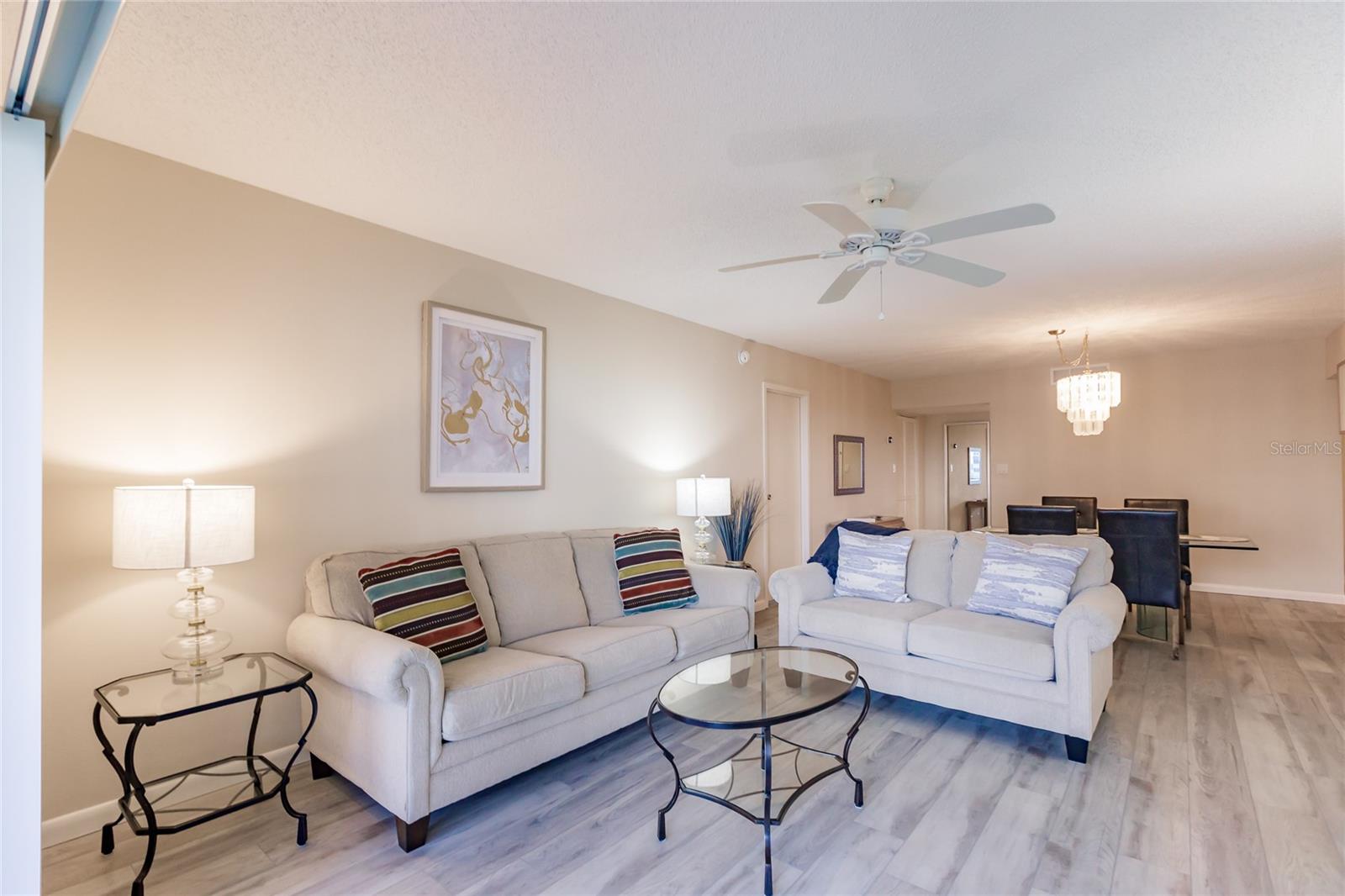 1055 W Peppertree Dr #506aa Property Photo 4