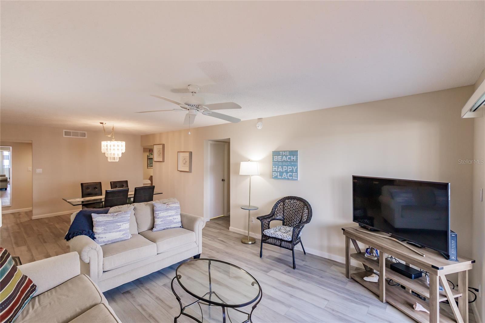 1055 W Peppertree Dr #506aa Property Photo 5