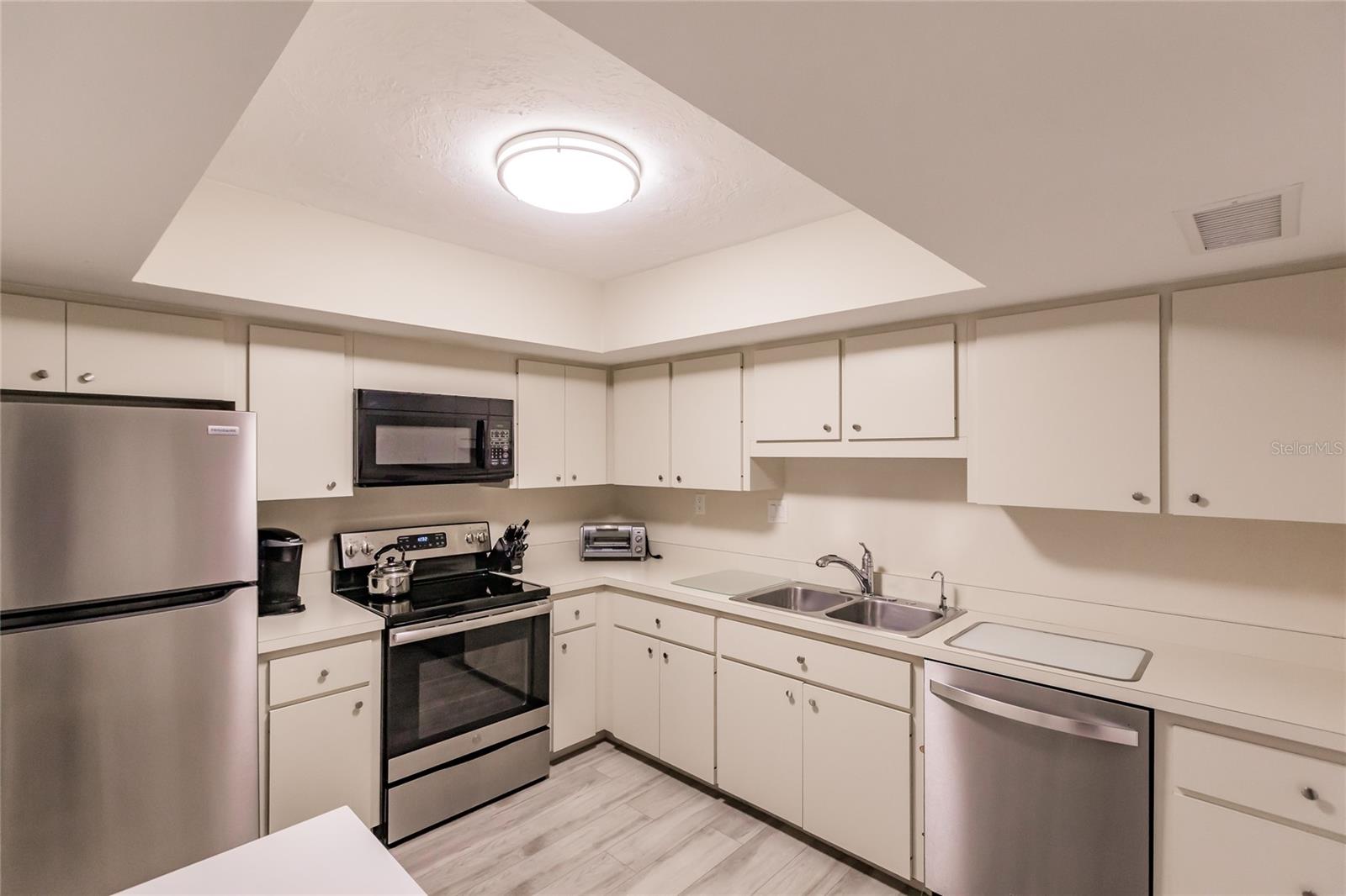 1055 W Peppertree Dr #506aa Property Photo 7