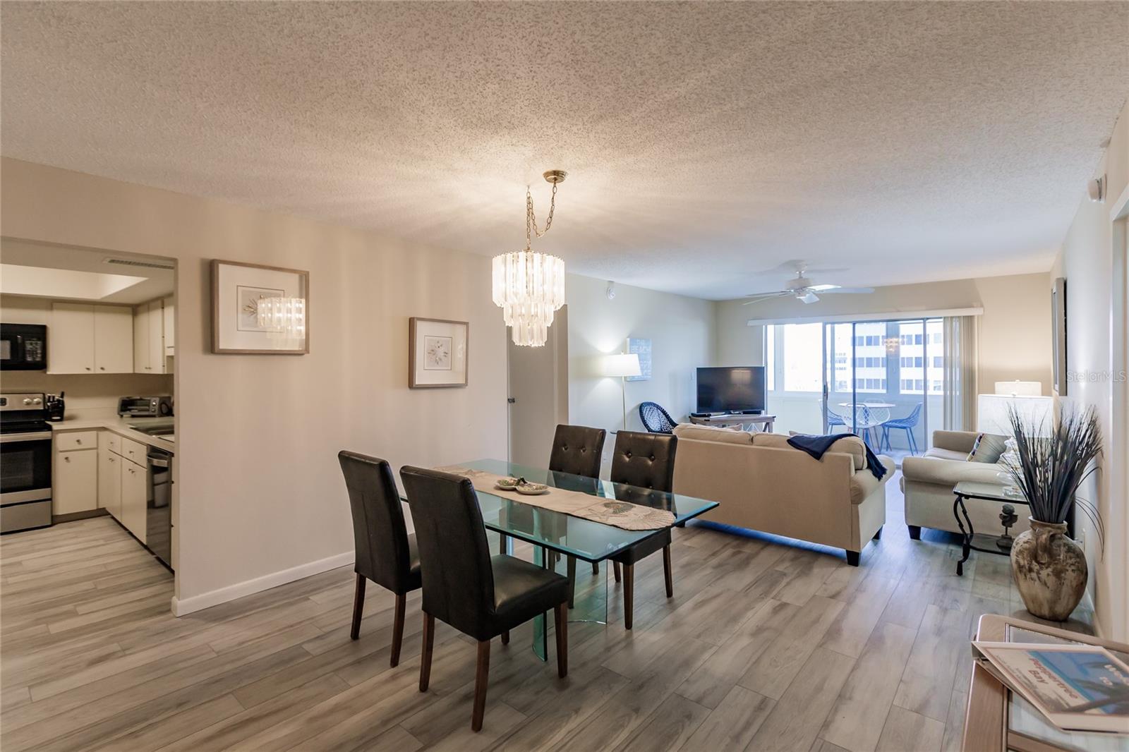 1055 W Peppertree Dr #506aa Property Photo 8