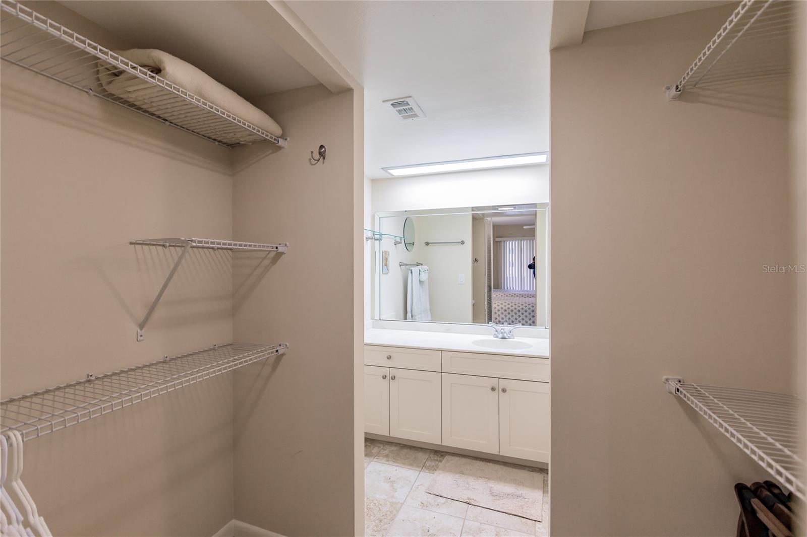 1055 W Peppertree Dr #506aa Property Photo 15