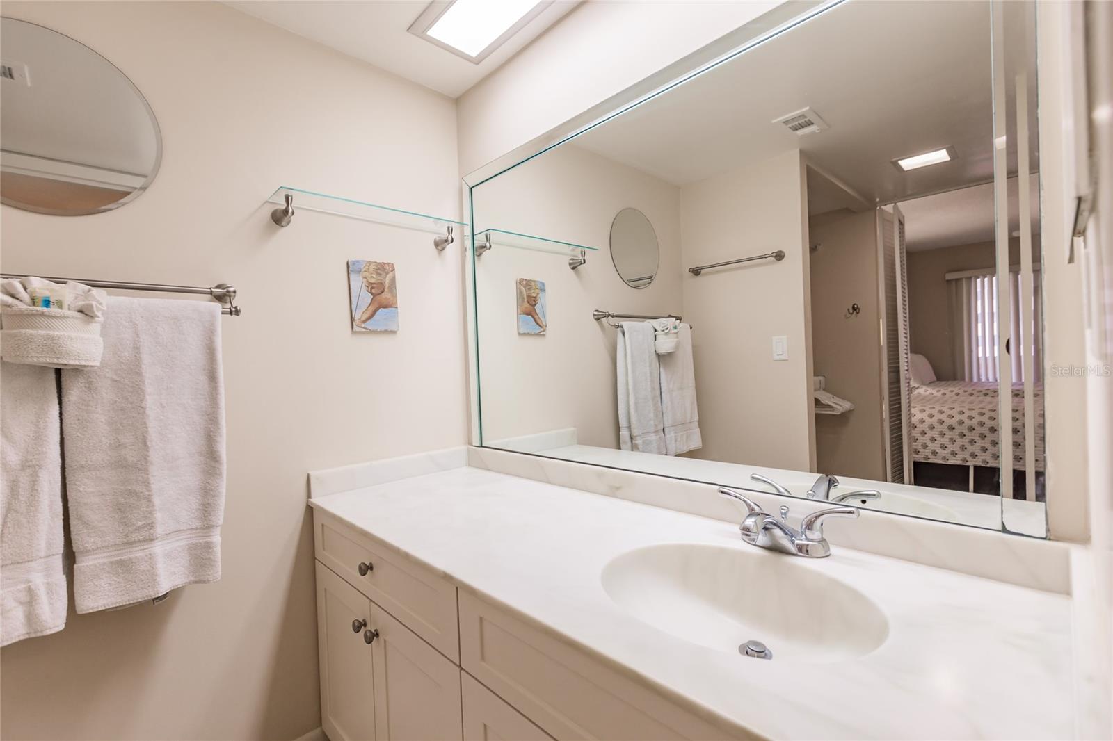 1055 W Peppertree Dr #506aa Property Photo 17
