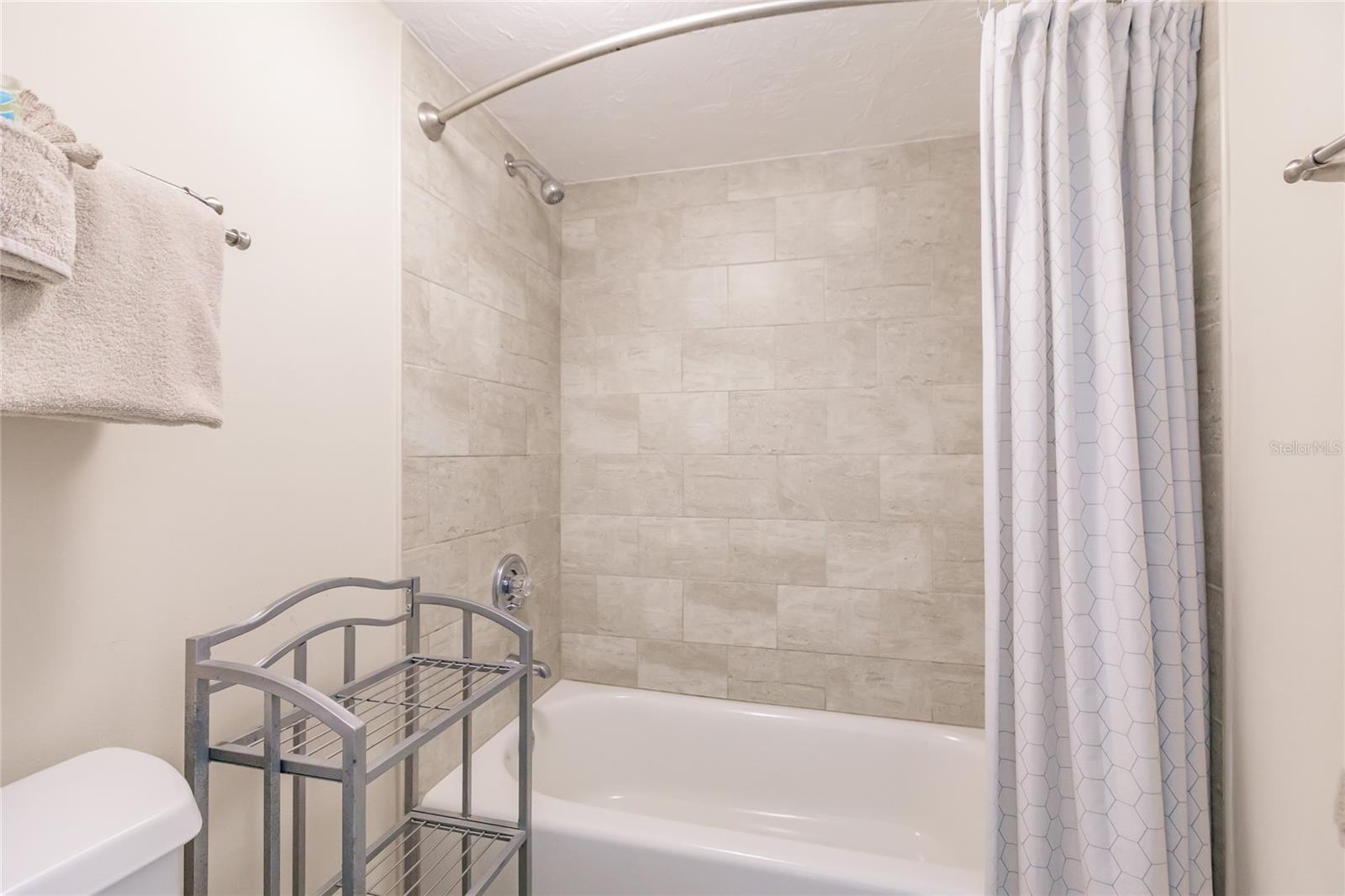 1055 W Peppertree Dr #506aa Property Photo 23