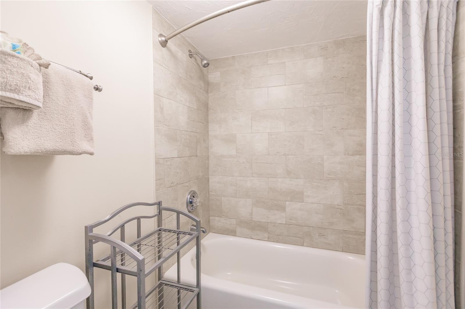 1055 W Peppertree Dr #506aa Property Photo 24