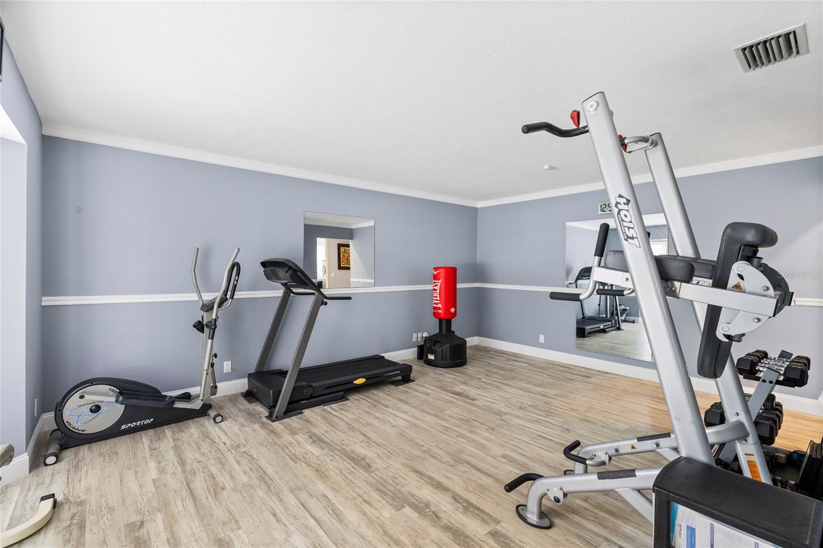 18010 Clear Lake Dr Property Photo 8
