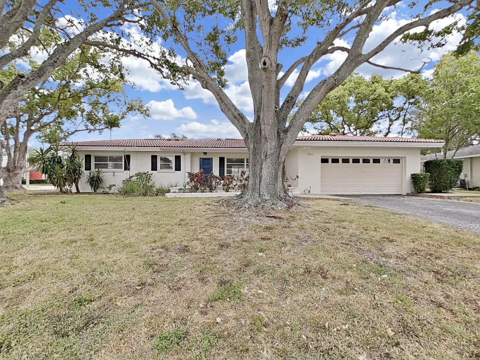 1701 LAURIE LN Property Photo 1