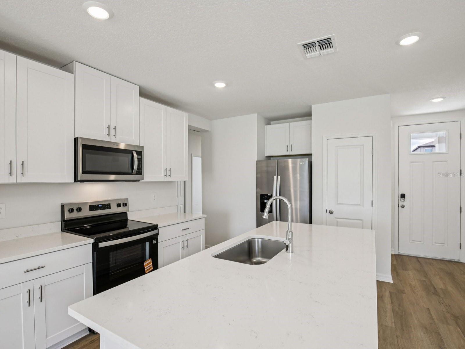 161 Canoe Bend Ave Property Photo 8