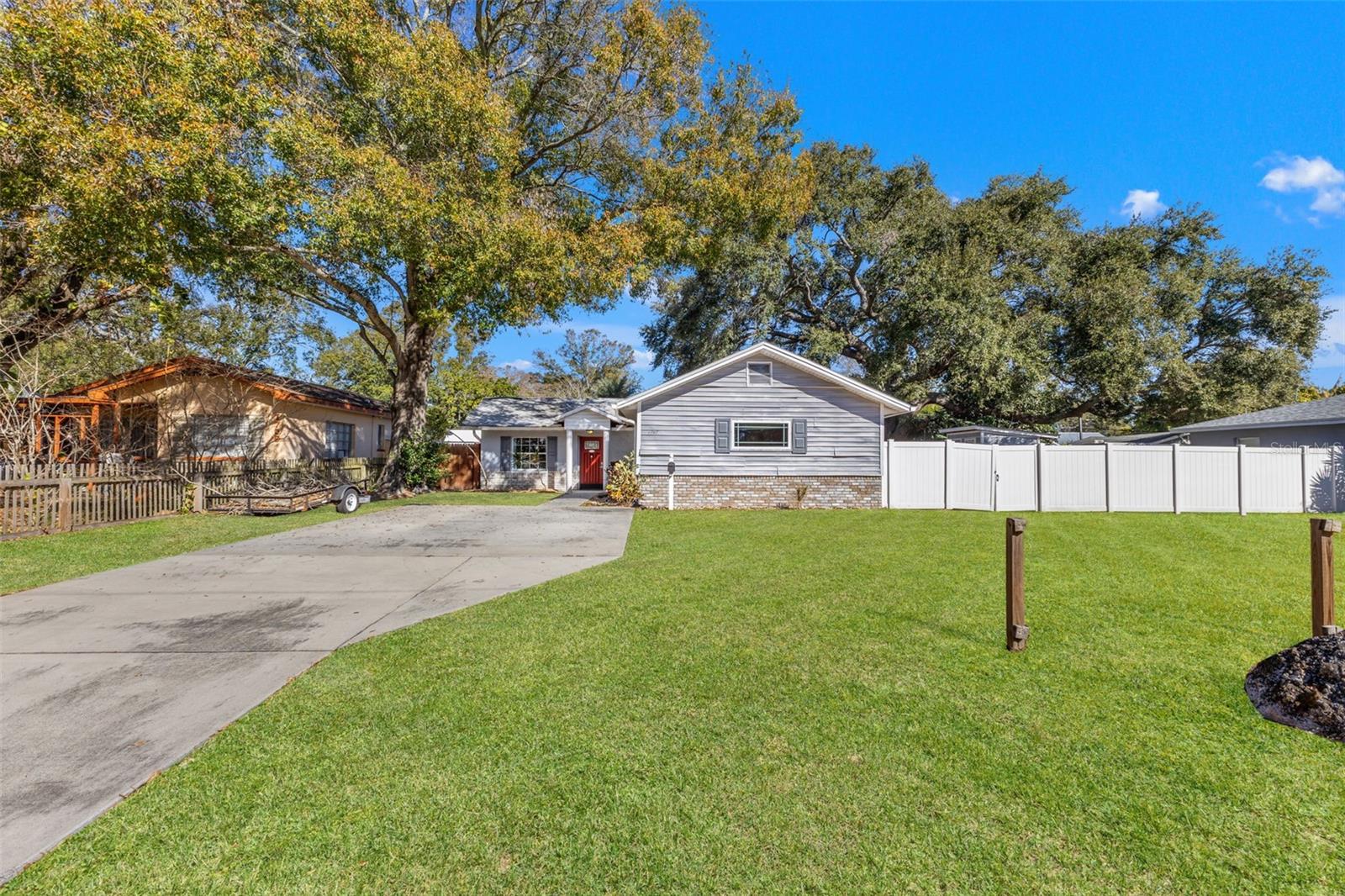 1747 26th Ave N Property Photo 9
