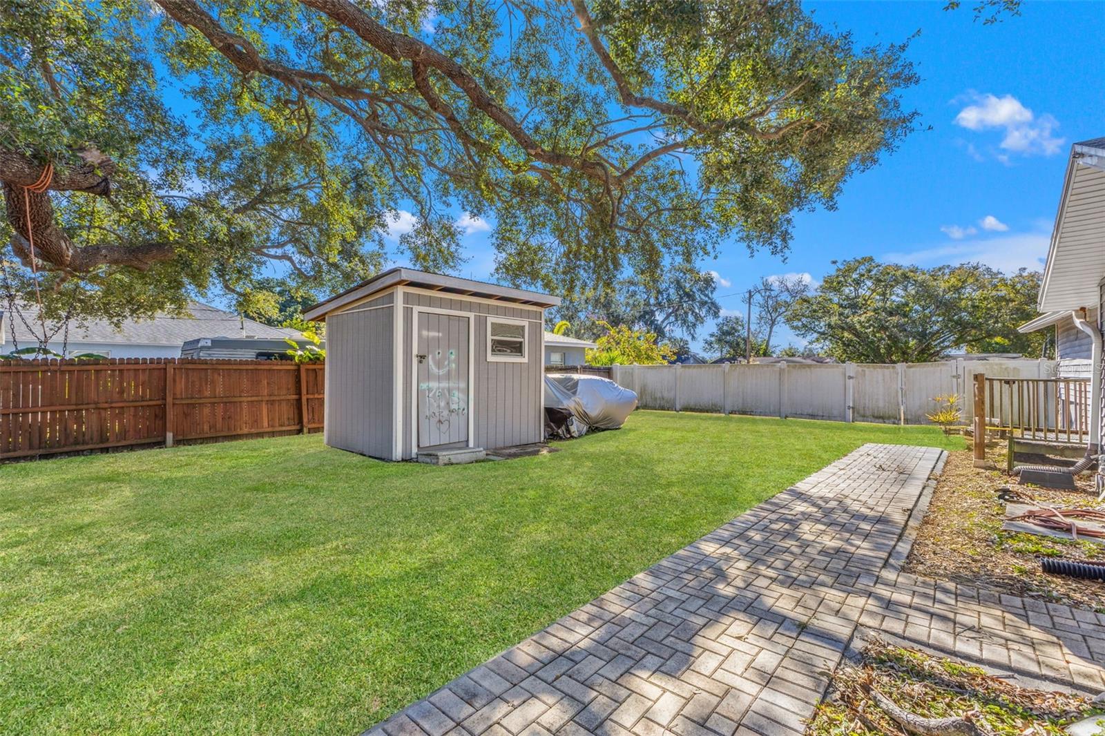 1747 26th Ave N Property Photo 34