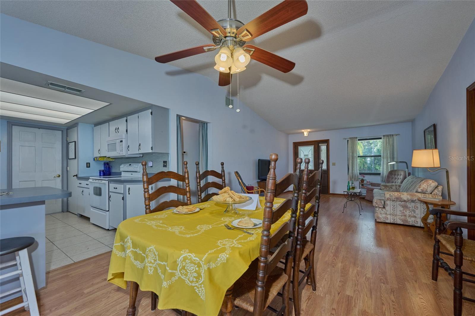4220 Oleander Dr Property Photo 2