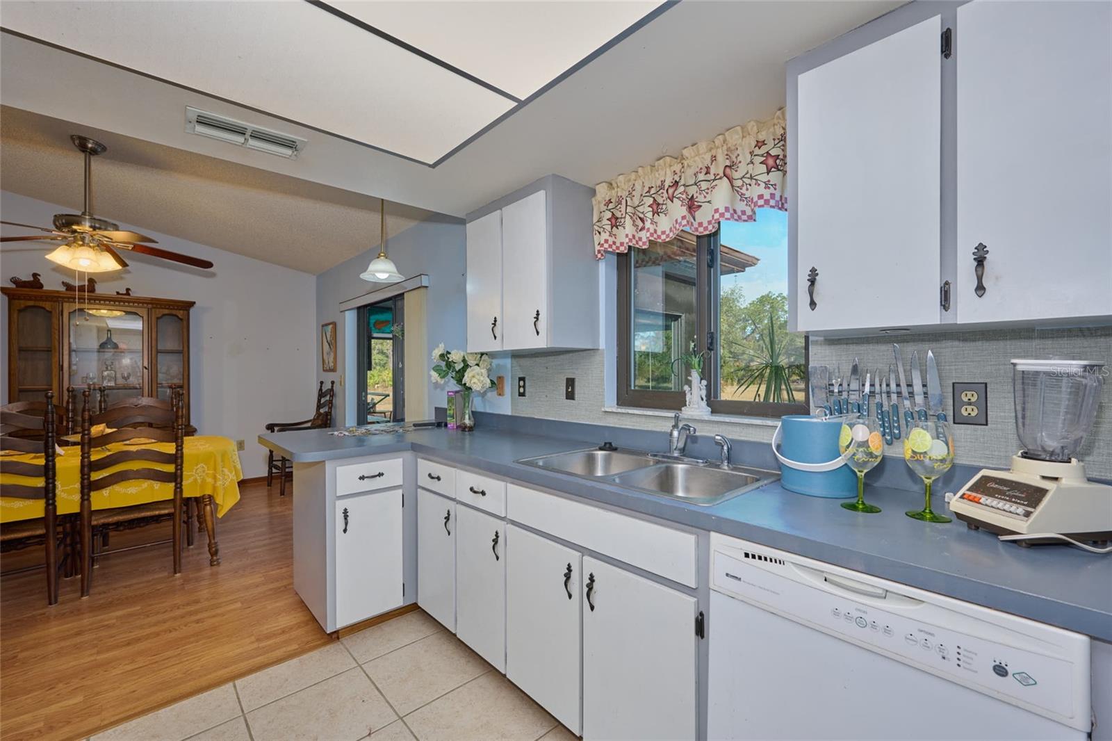 4220 Oleander Dr Property Photo 14