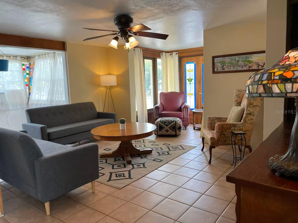 1064 Broadway Property Photo 4