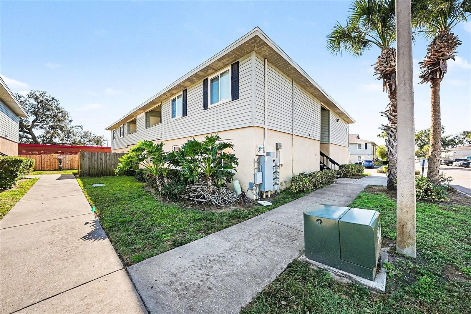 550 Golden Raintree Pl #550 Property Photo 2