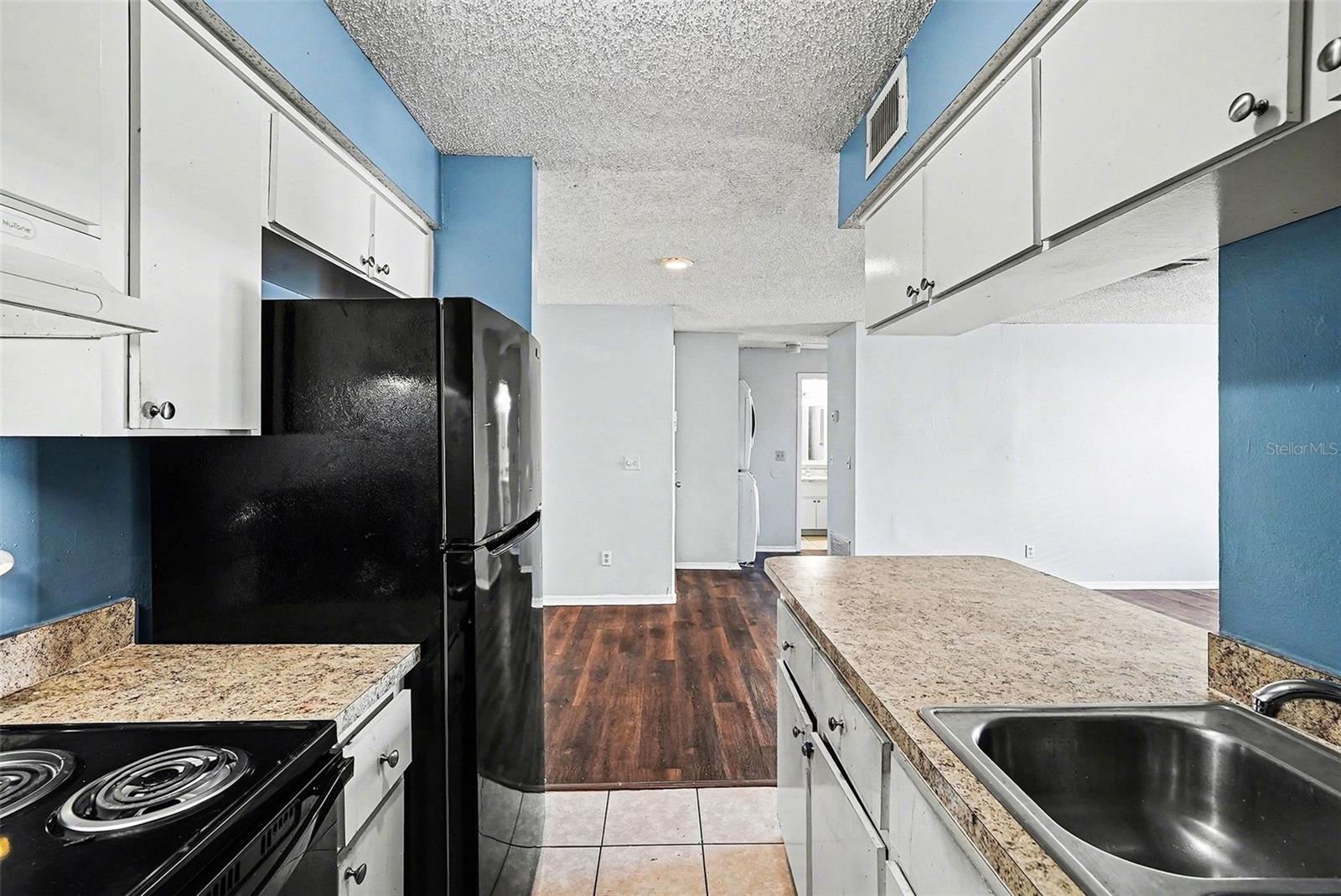 550 Golden Raintree Pl #550 Property Photo 14
