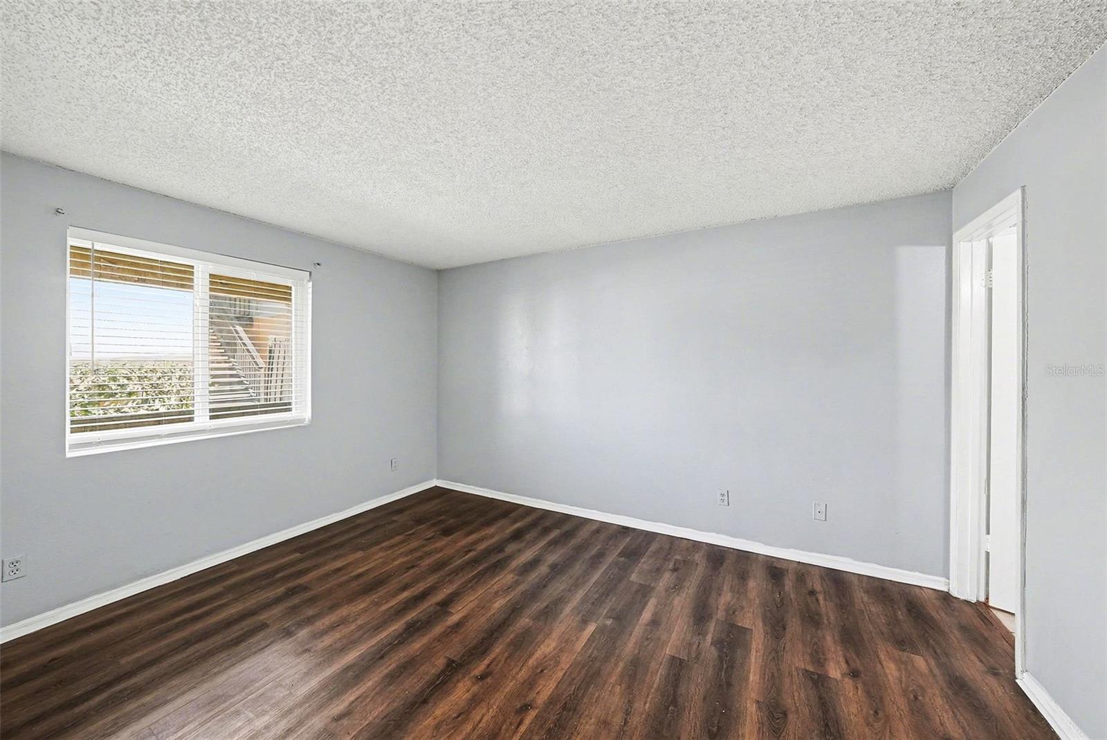 550 Golden Raintree Pl #550 Property Photo 16