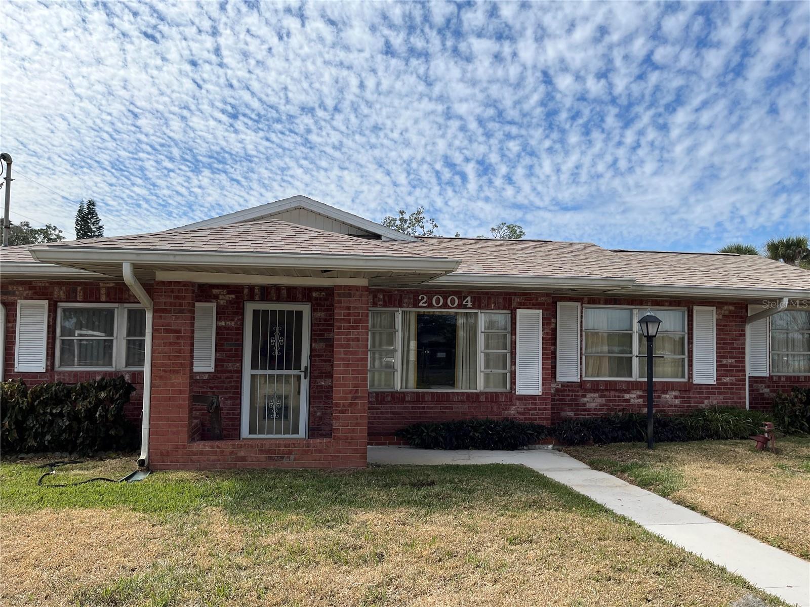 2004 S RIVERSIDE DR