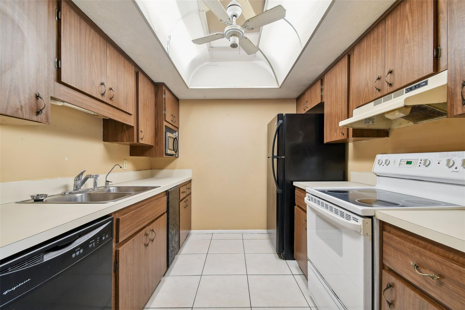 645 N Keene Rd #d Property Photo 2
