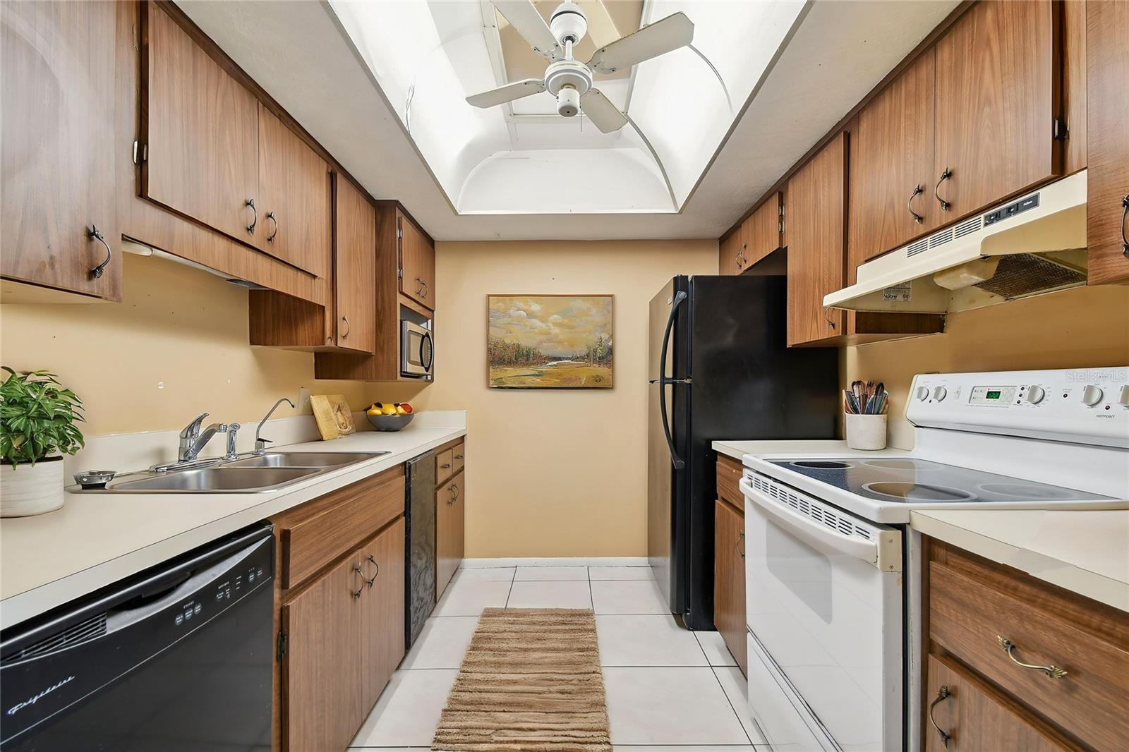 645 N Keene Rd #d Property Photo 3