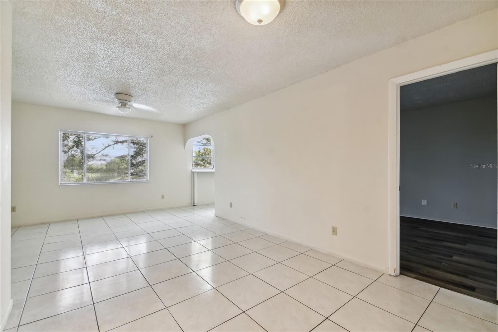 645 N Keene Rd #d Property Photo 4