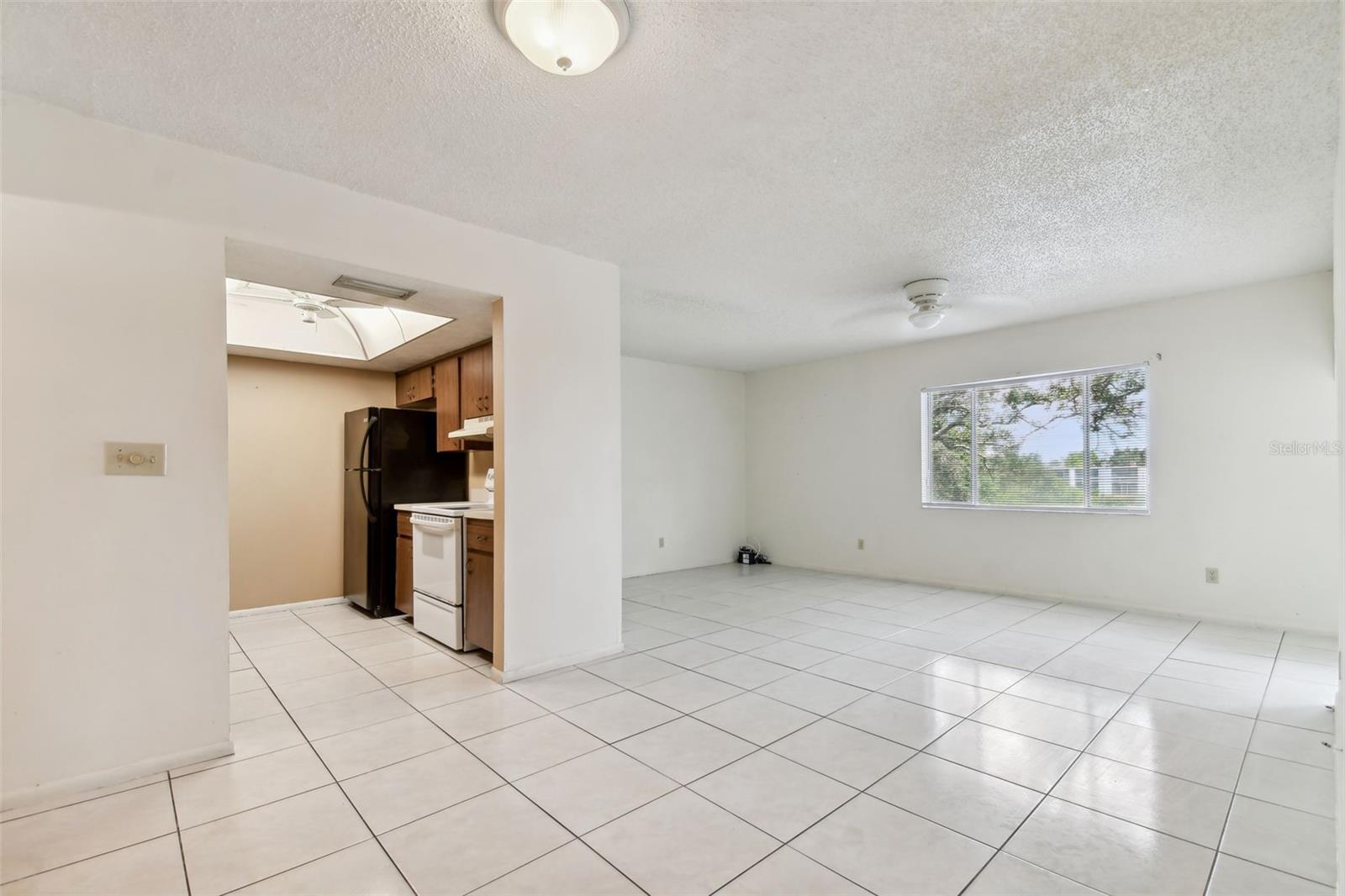 645 N Keene Rd #d Property Photo 5