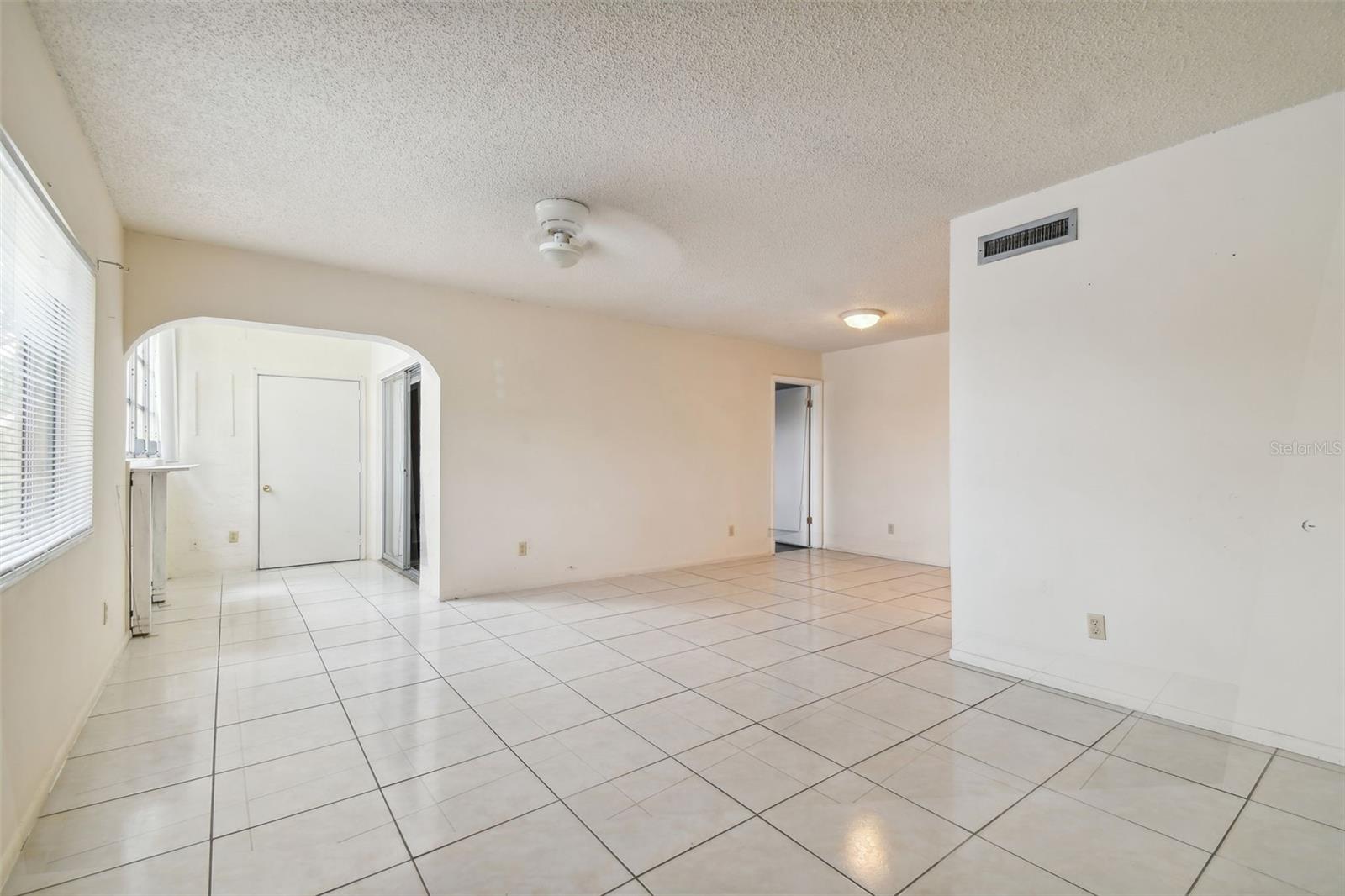 645 N Keene Rd #d Property Photo 8