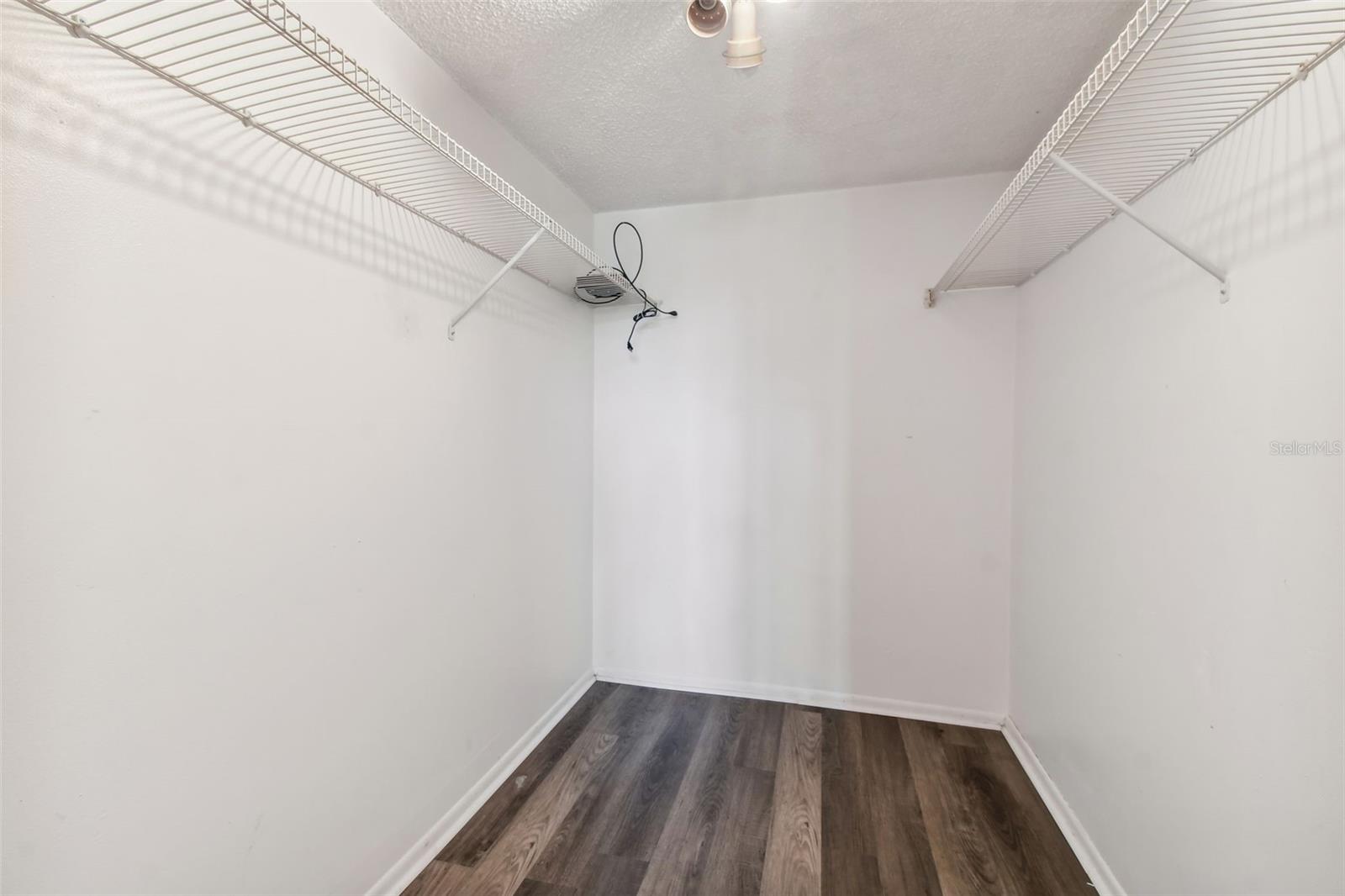 645 N Keene Rd #d Property Photo 9