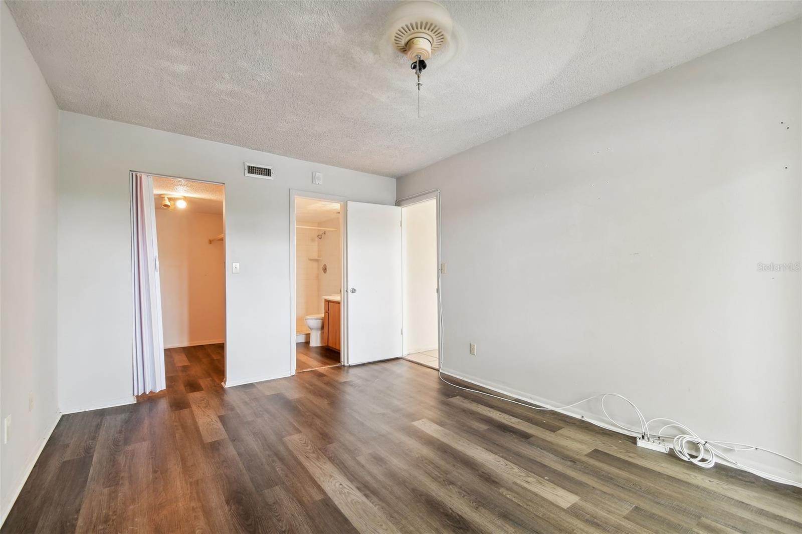 645 N Keene Rd #d Property Photo 10