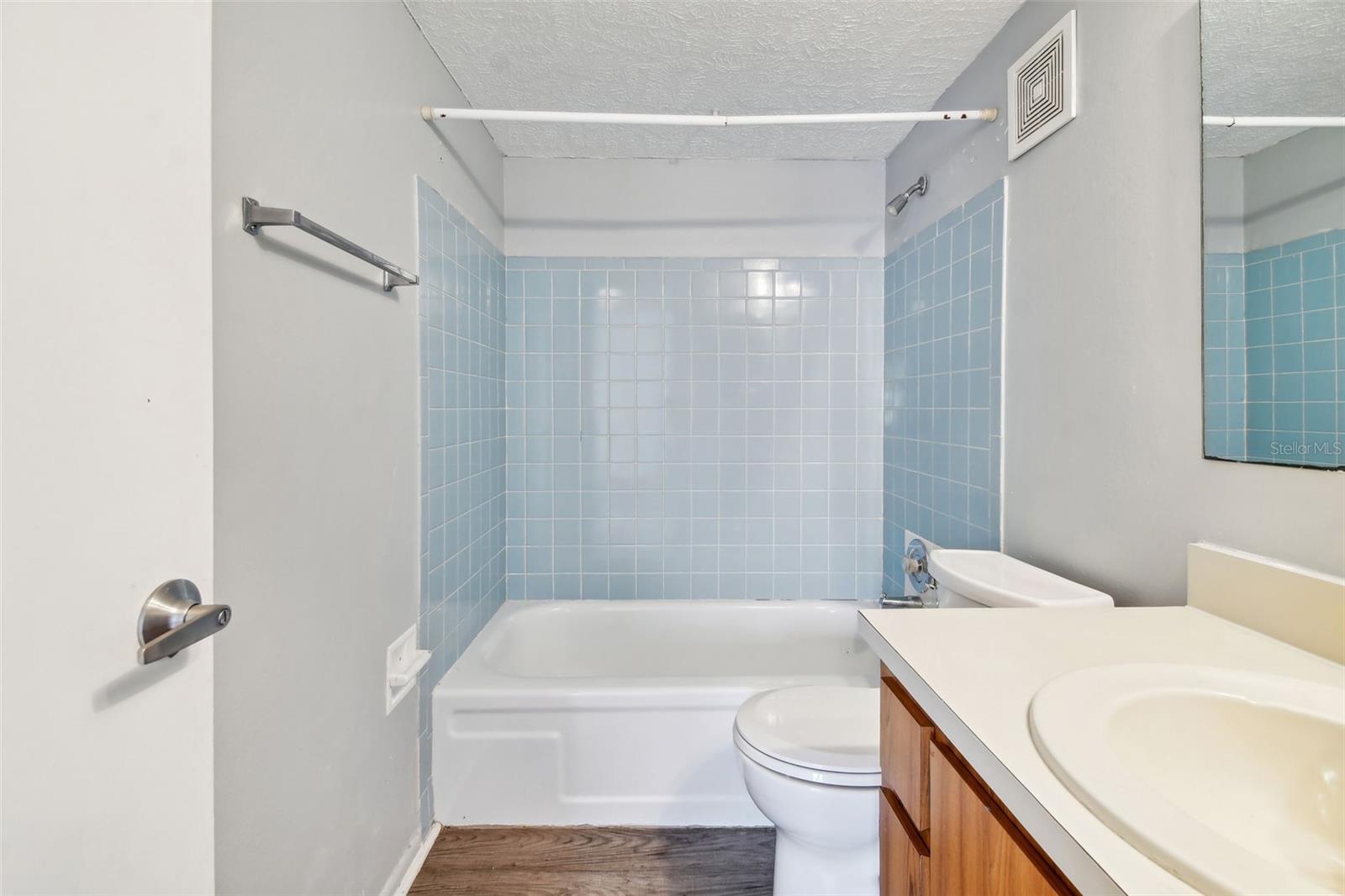 645 N Keene Rd #d Property Photo 16