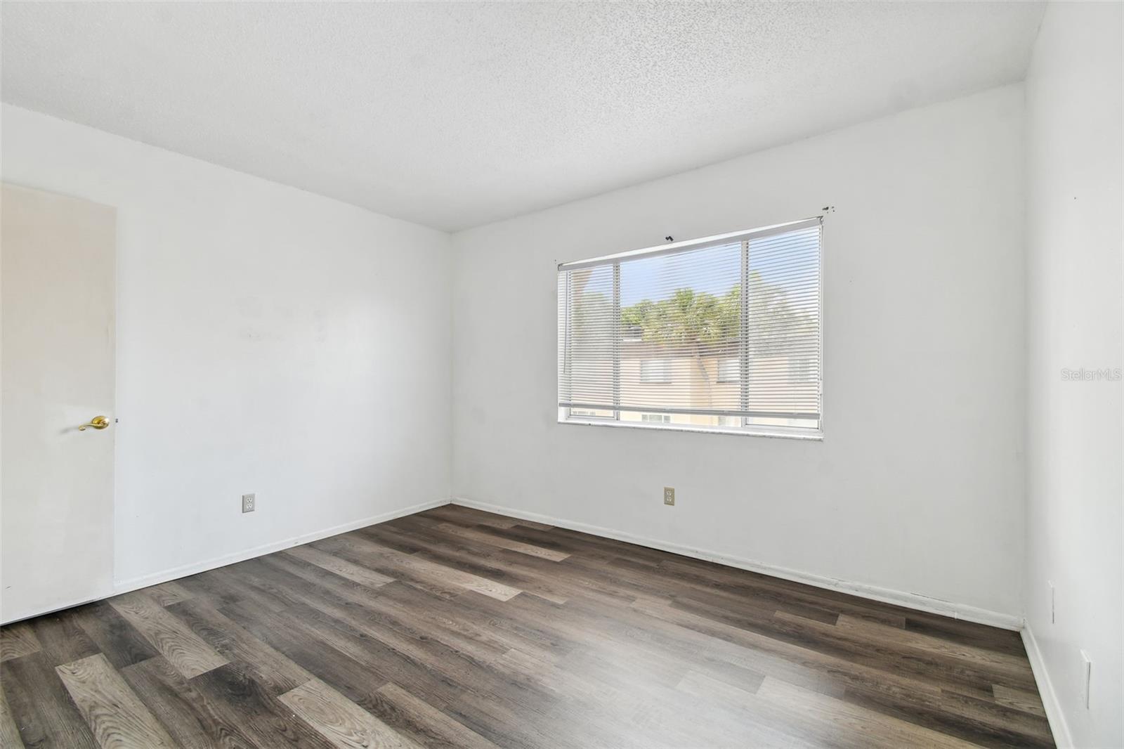 645 N Keene Rd #d Property Photo 18