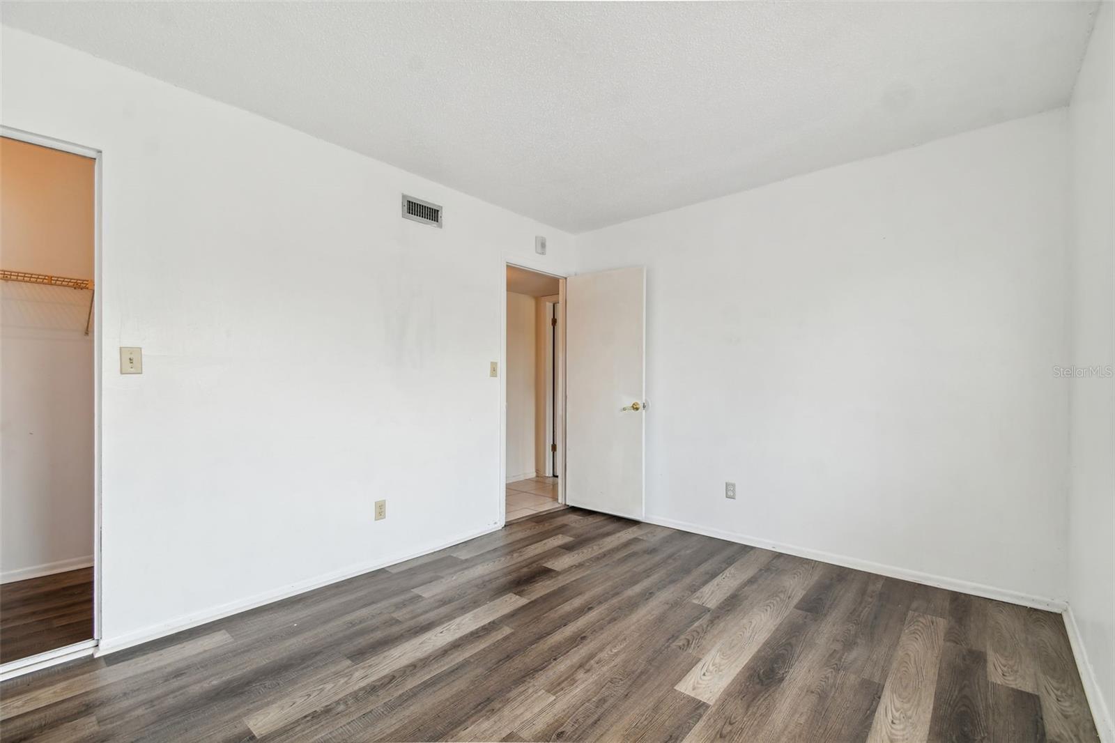 645 N Keene Rd #d Property Photo 20
