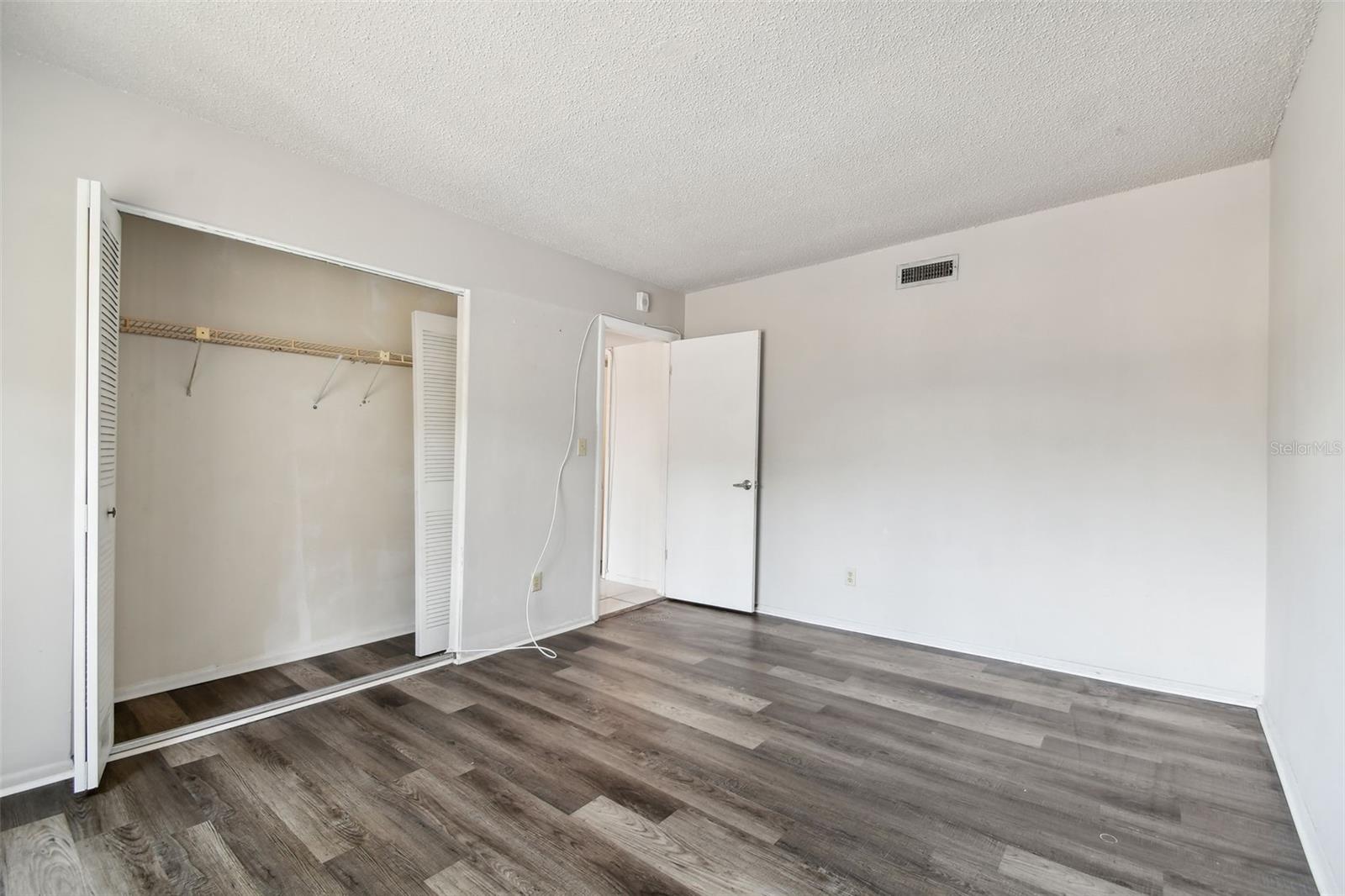 645 N Keene Rd #d Property Photo 24