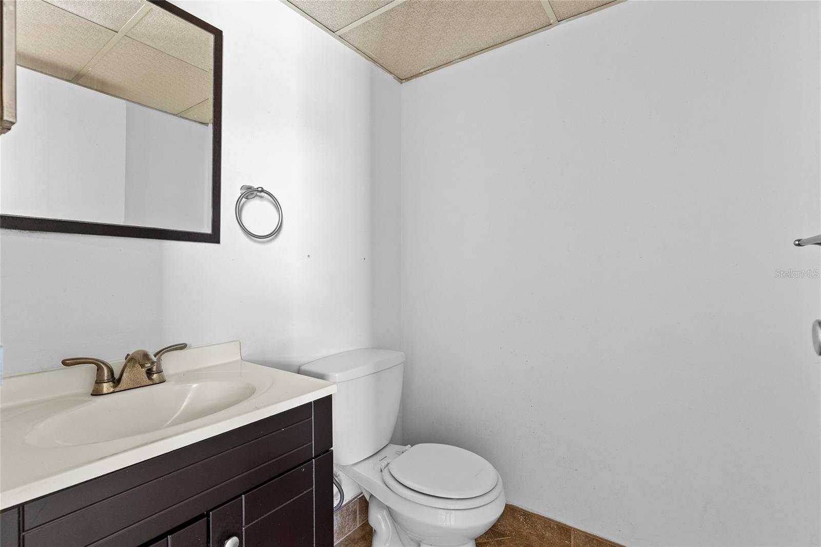187 Saxony Ter #d Property Photo 11