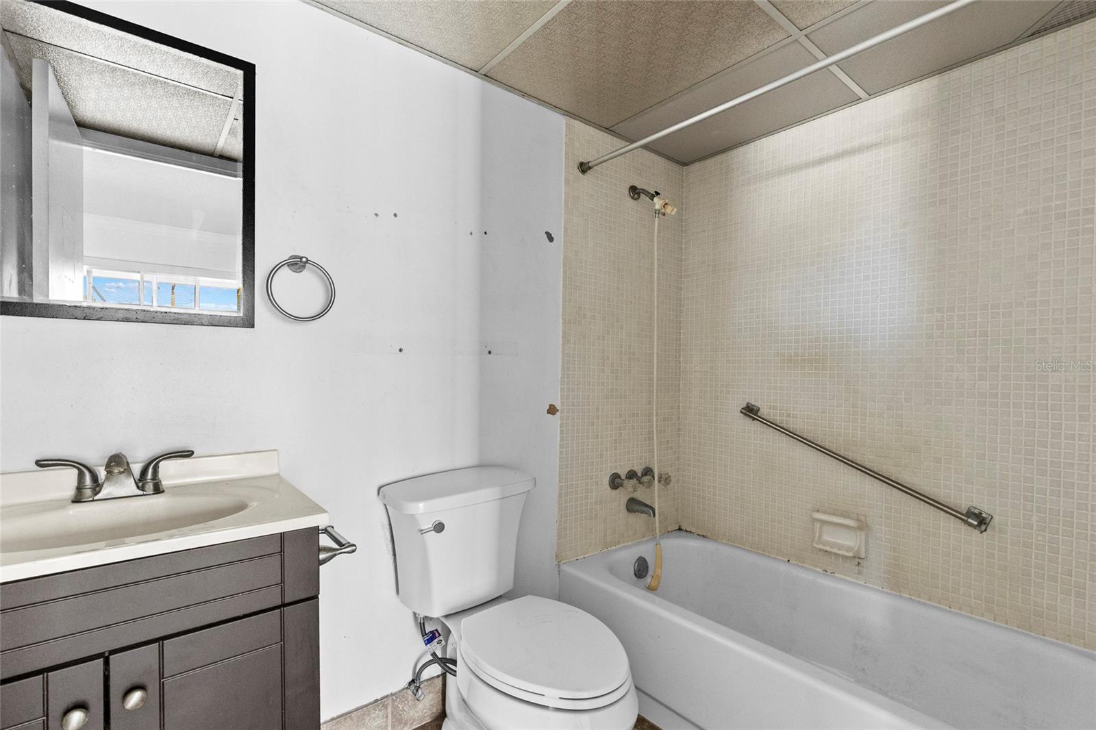 187 Saxony Ter #d Property Photo 16