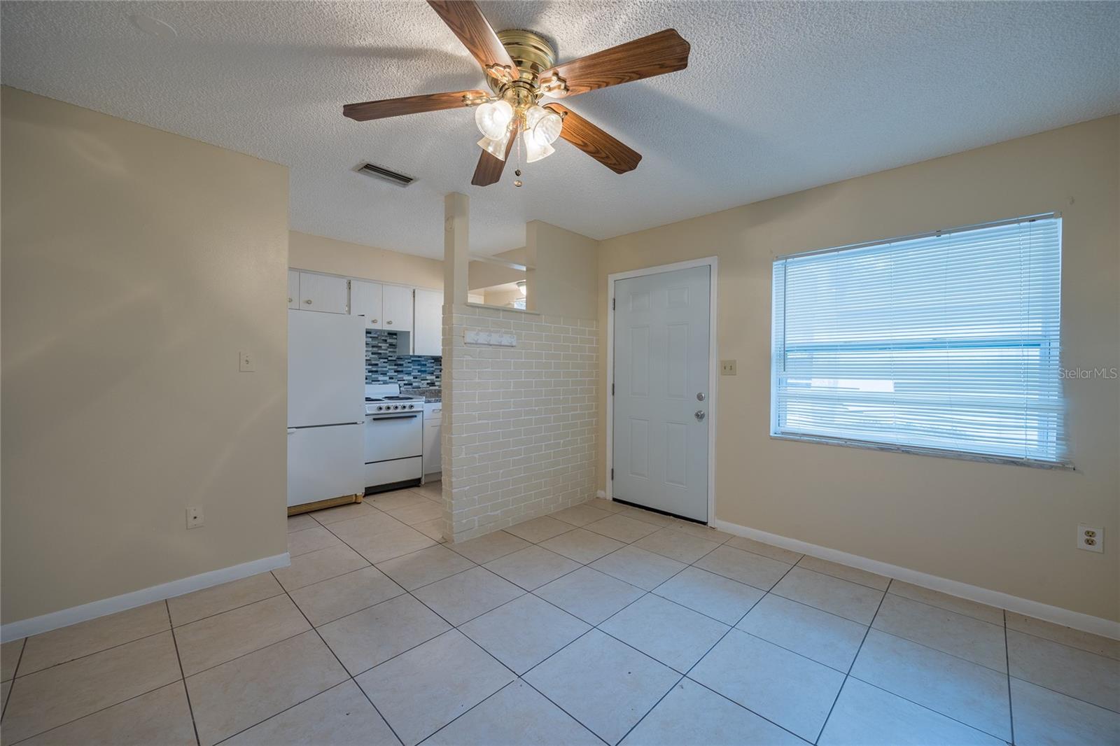 400 S Meteor Ave Property Photo 27