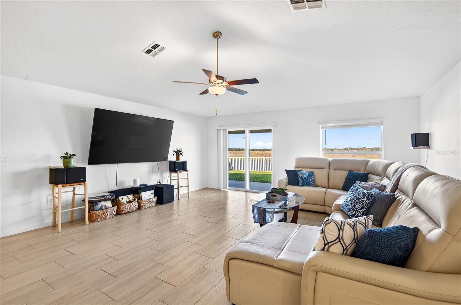 15217 Zircon Red Dr Property Photo 3