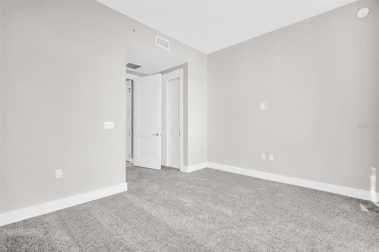 275 1st Ave S #2001 Property Photo 44