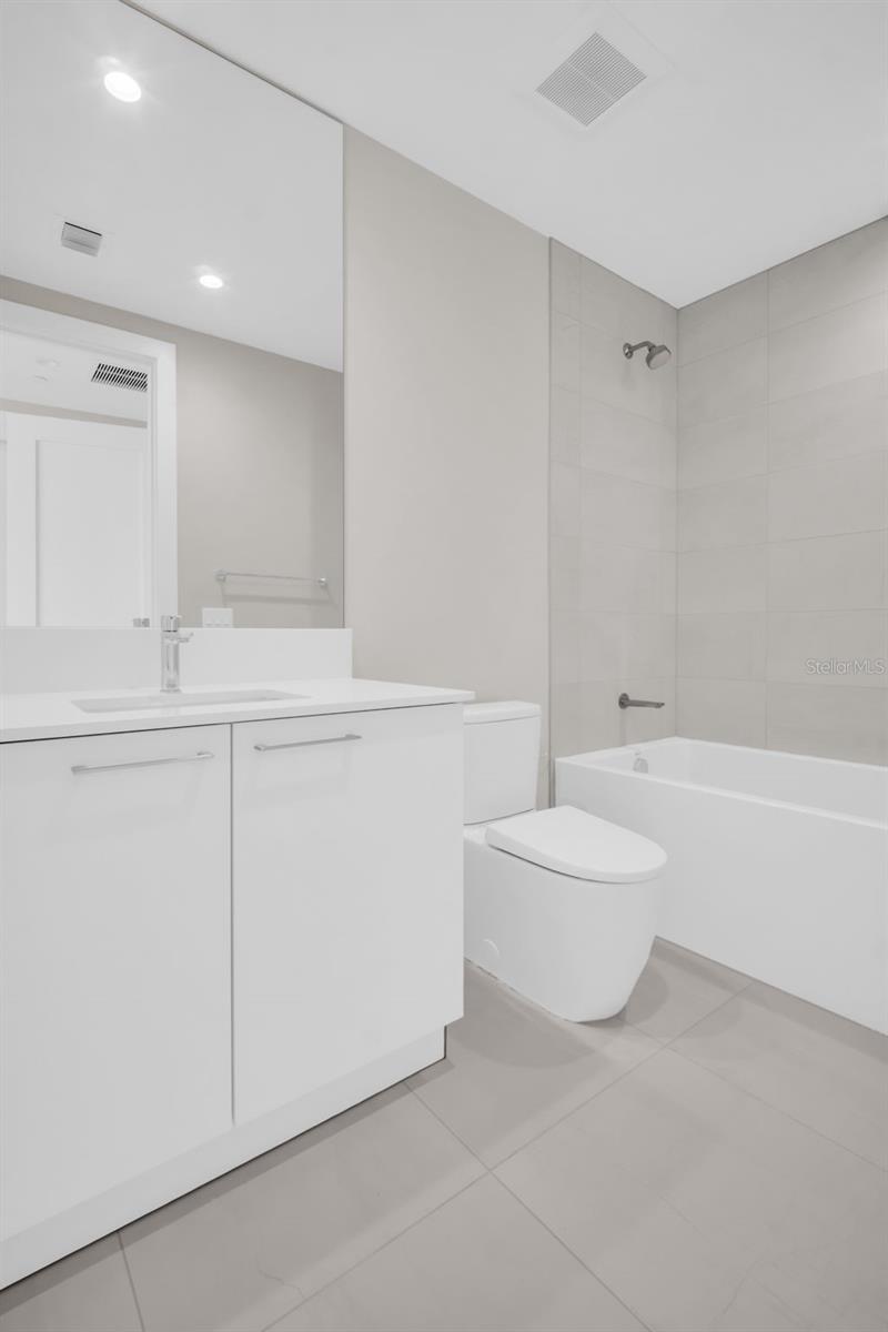 275 1st Ave S #2001 Property Photo 47